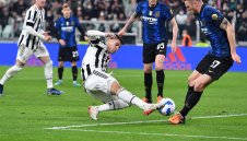 Арсенал цака стиснатия Юве за Мората