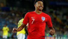 Червените дяволи дават нов договор на Лингард