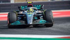 Хамилтън не очаква да спечели до края на сезона, ще подписва нов договор