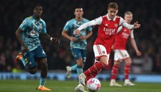 Арсенал с чутовна издънка в битката за титлата с Ман Сити + ВИДЕО