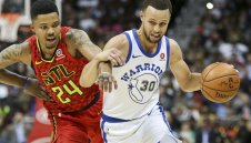 Къри ще е аут поне за 3 седмици