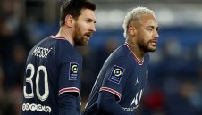 Неймар ще прави още милиони в Париж, остава твърдо в ПСЖ