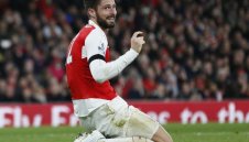 Журналист се зарече да тича гол, ако Жиру вкара на Барса