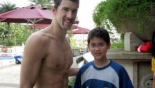 Удивително! Засрамилият Фелпс сингапурец се оказа най-големия му фен + СНИМКА