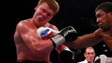 Луд умора няма! Поветкин ще продължава да раздава крошета