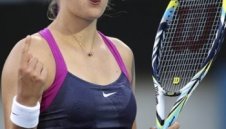 Азаренка спря Радванска в Сидни