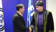 ОФИЦИАЛНО: Казахстан и Мъри Стоилов се разделиха, надежда за Левски