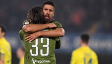 Два червени картона пратиха трагичен Юве на върха + ВИДЕО И СНИМКИ