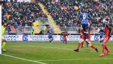 Наполи отплува от Венеция с шампионска гондола