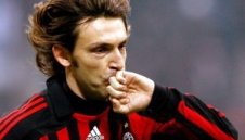 Челси преговаря за Пирло