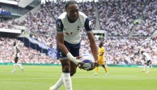 Тотнъм откупи Матис Тел