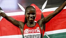 Черуйот спечели титлата на 10 000 м бягане