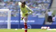 Арсенал го закъса: Месут Йозил не иска да къса с клуба