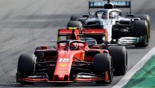 ФИА обясни "жълтия картон" на Шарл в битката с Люис