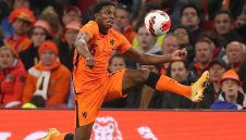 Тен Хаг привлича в Юнайтед национал на Нидерландия