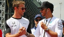 Хамилтън иска Бътън да замени Алонсо в Монако