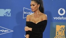 Гришо е забравен: Никол Шерцингер се гушка с новото си гадже на морето + СНИМКИ