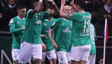 И сензацията Холанд не спаси Дортмунд в голов трилър в Бремен