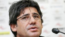 Драстично по-евтин! Ники Костов ще прибира в пъти по-малко от Мъри Стоилов