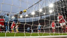 Айвън Тони е станал обект на расистки обиди