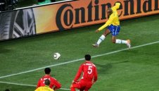 Майкон с фамозен гол, но Бразилия победи само 2:1