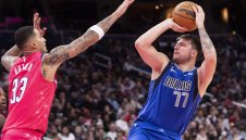 Като най-великите! Дончич изпрерави Меджик след нов трипъл-дабъл 