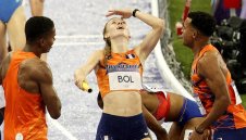 Невероятната Фемке Бол изведе Нидерландия до титлата в смесената щафета на 4х400 метра гладко бягане