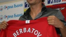 Оцениха като среден дебюта на Бербатов