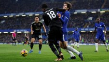 Десет "лисици" изпързаляха Челси насред Лондон + ВИДЕО