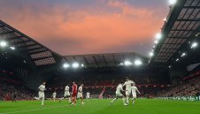 Легенда на Ман Юнайтед се гаври с грохналия Ливърпул