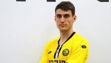 Наш национал играе, но тимът му изпадна в криза