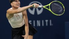 Шарапова наби Сесил за 80 минути