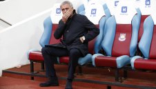 Невил за Челси: Снежната топка се търкулна по хълма отдавна 