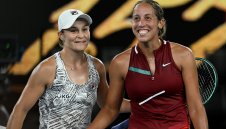 Барти смаза Кийс и е финалистка на Australian Open