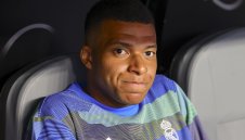 Мбапе се натровил от пилешко месо