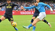 Челси цака Байерн, Сити и Юнайтед за ас на Наполи