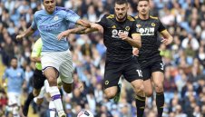 Бомба в Англия: Уувс тресна Ман Сити на "Етихад"