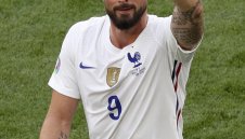 Милан взима трио на европейския шампион