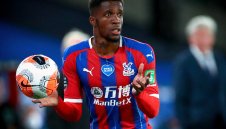 Арестуваха 12-годишен за расистки обиди срещу футболист