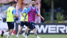 Аржентина ще играе срещу... Ривър Плейт