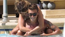 Йозил още милее за бившата + СНИМКИ