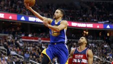 Къри-шоу срещу Уизърдс: 11 тройки и 51 точки