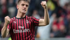 Милан е на крачка от продажбата на Пьонтек