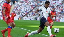 Ман Юнайтед си заплю английски национал за заместник на Погба