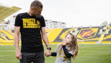 Ботев пуска тениски за завръщането си на Колежа