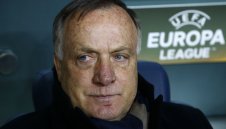 Решено!  Адвокаат поема Холандия