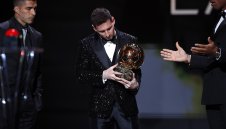 Роналдиньо и Дел Пиеро поздравиха Меси