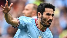 Барса се надява да финализира сделката за Илкай още днес