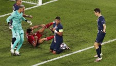 ПСЖ сгафи здраво с Тиаго Силва