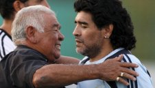 Почина бащата на Диего Марадона